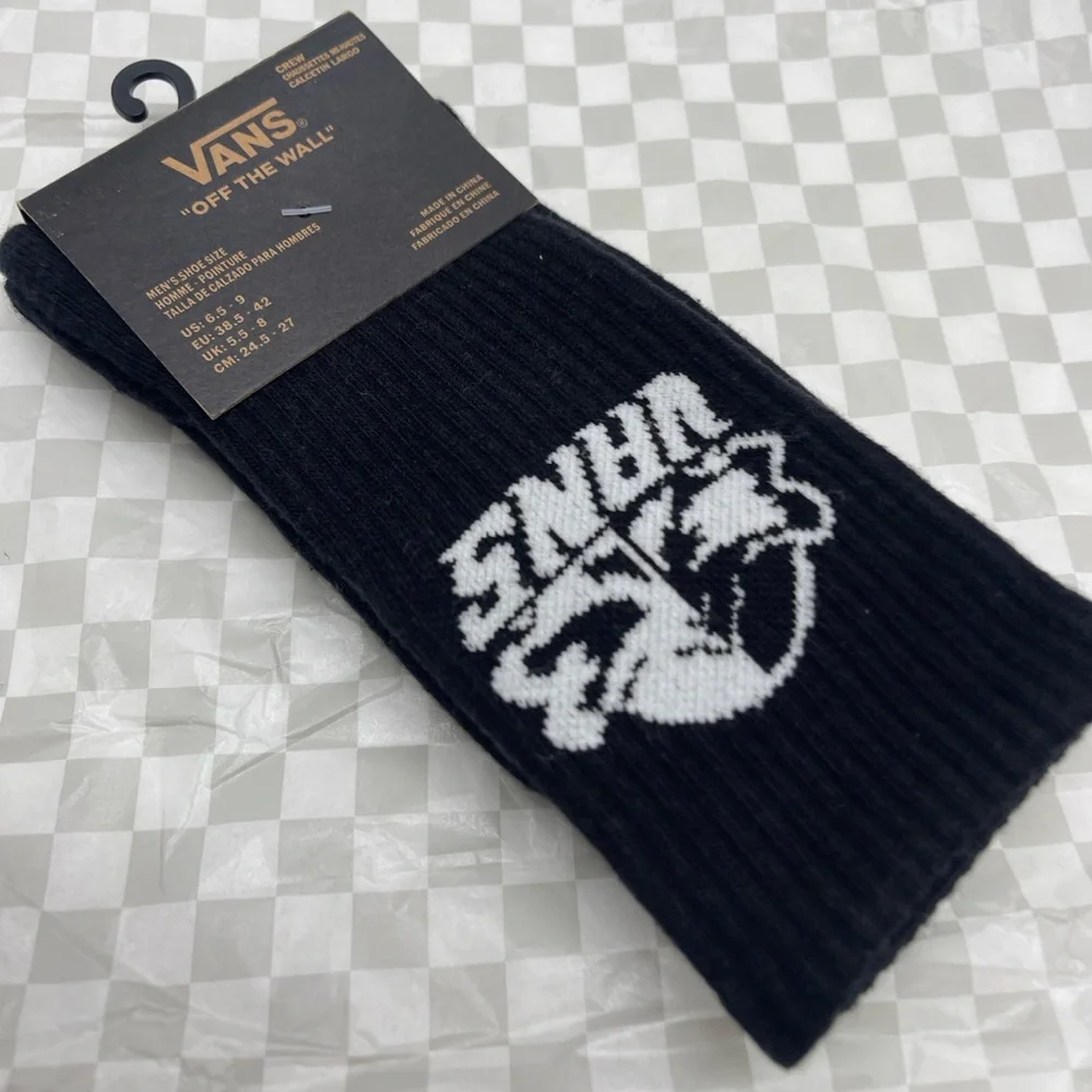 Vans Major Type Crew Socks (1 pair) with jacquard art of a sinister skull